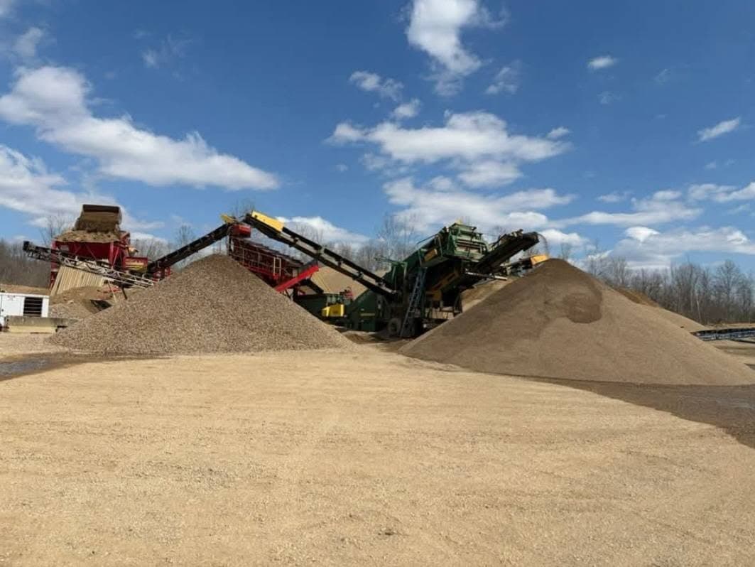 Aggregate processing plant and stockpiles